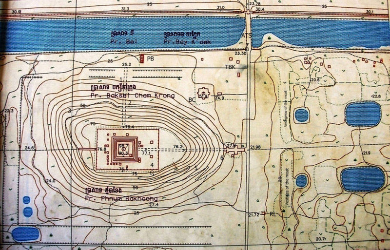 Plan of  Phnom Bakheng temple (end of IX c.)
