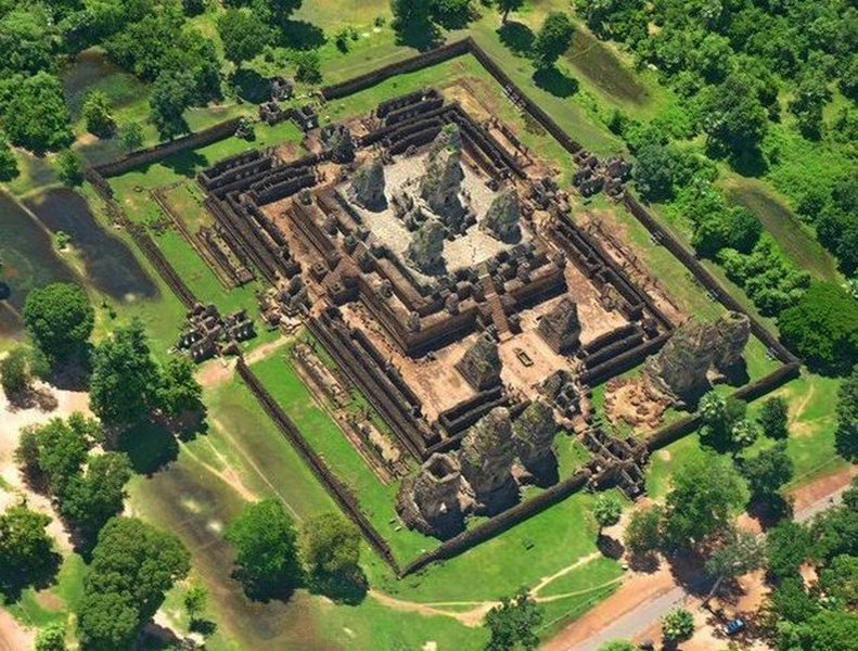 Храм Пре Руп (944 г.), фото с высоты птичьего полета