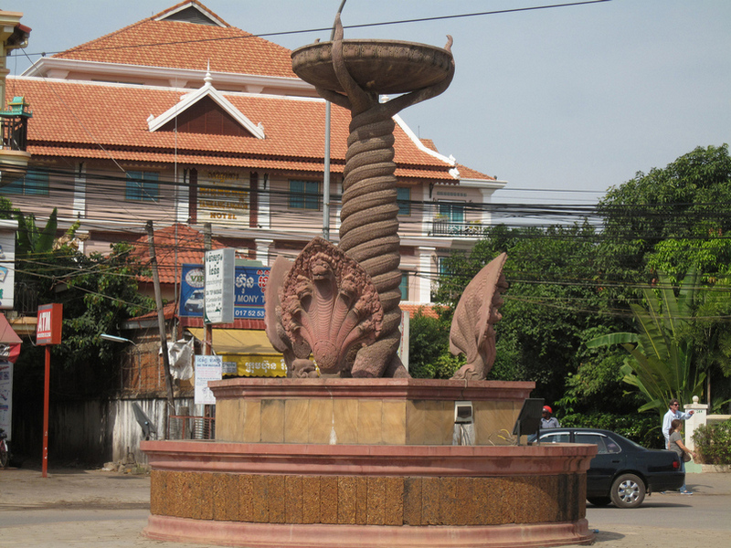 Nagas at modern architecture – fountain at Siem Reap