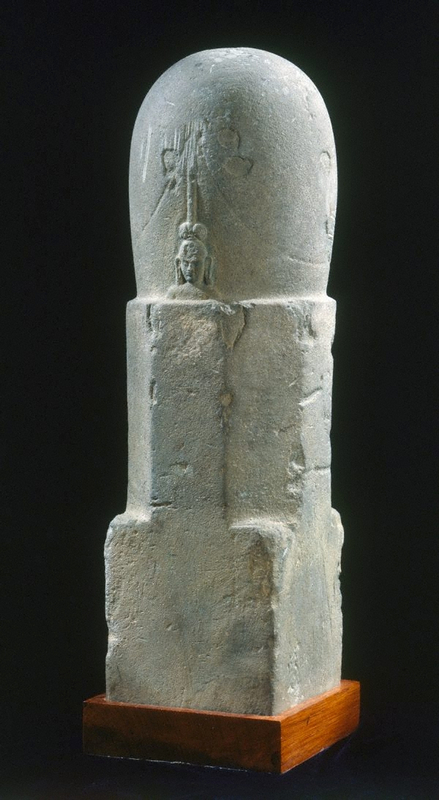 Мукхалинга выполненная из камня, VII-VIII вв. (храниться в Сиднейской галерее искусств, Австралия)