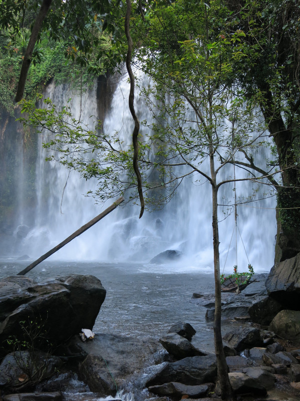 Водопад на реке «Тысячи Линг» Пном Кулен, совр. фото